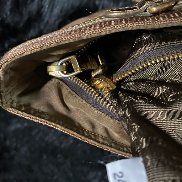 Prada gold crossbody pristine condition - Picture 7 of 10